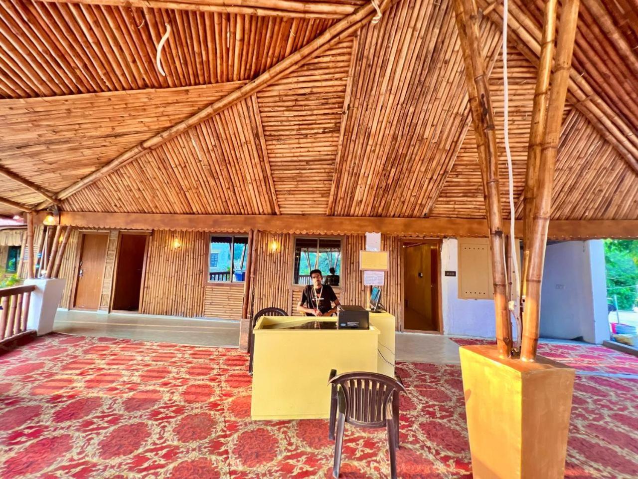 La Pahi Palace- Banquet And Resort Sakri East Ngoại thất bức ảnh