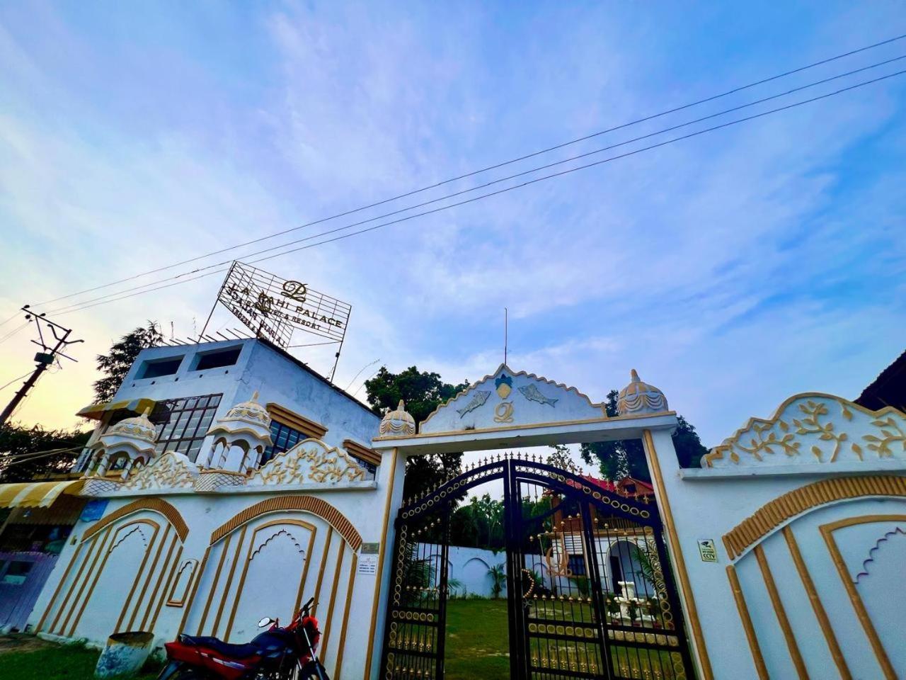 La Pahi Palace- Banquet And Resort Sakri East Ngoại thất bức ảnh