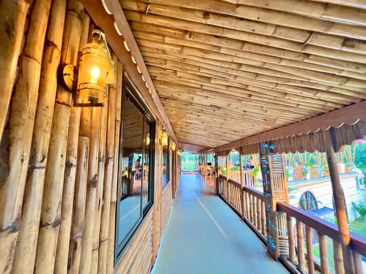 La Pahi Palace- Banquet And Resort Sakri East Ngoại thất bức ảnh