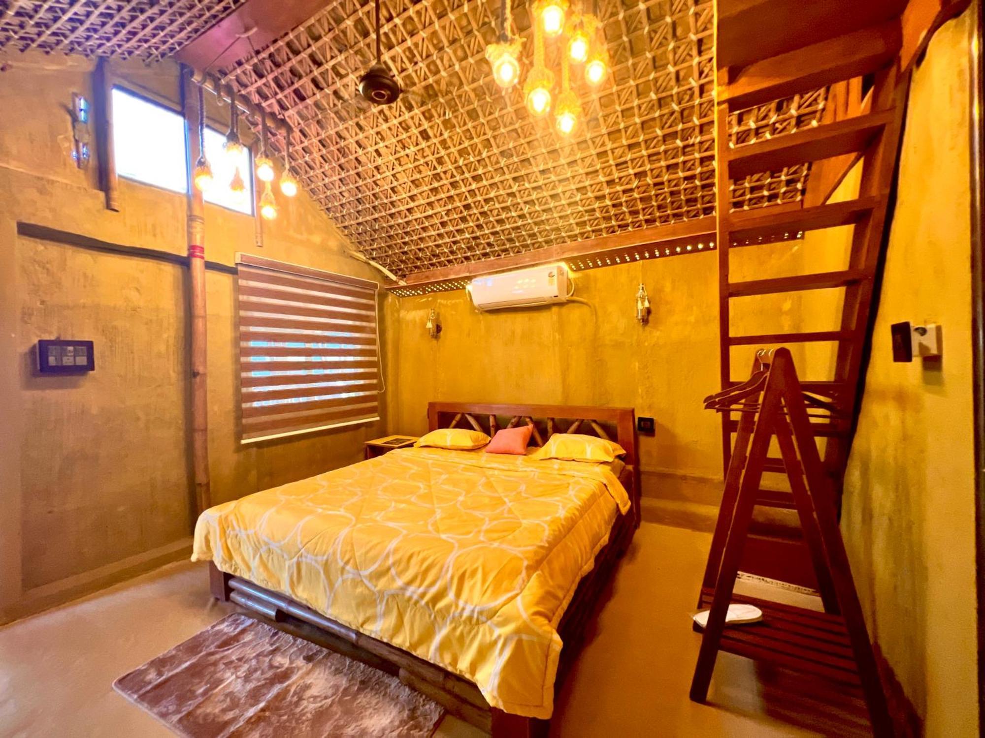 La Pahi Palace- Banquet And Resort Sakri East Ngoại thất bức ảnh